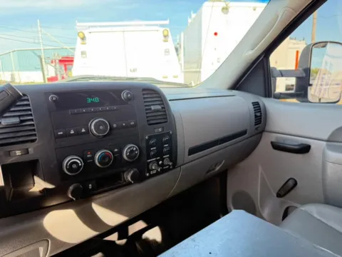 More photos of 2012 Chevrolet Silverado 2500HD 2WD Reg Cab 133.7" Work Truck at Dayton Work Trucks, OH