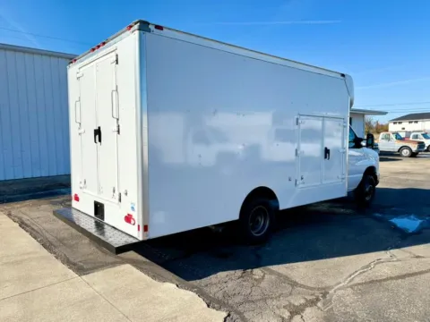 More photos of 2017 Ford E-Series Cutaway E-450 DRW 158" WB at Dayton Work Trucks, OH