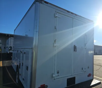 More photos of 2017 Ford E-Series Cutaway E-450 DRW 158" WB at Dayton Work Trucks, OH