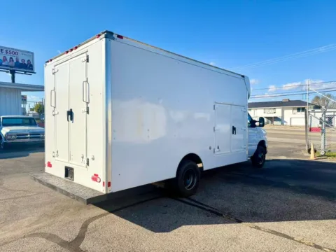 More photos of 2017 Ford E-Series Cutaway E-450 DRW 158" WB at Dayton Work Trucks, OH