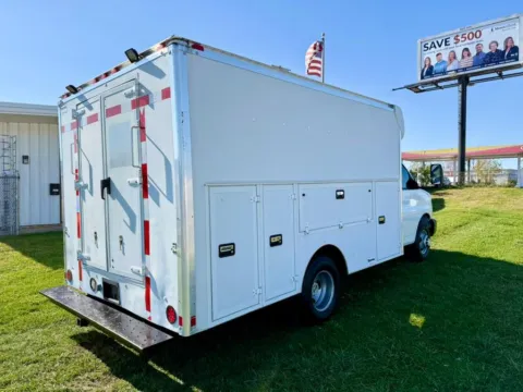 More photos of 2009 Chevrolet Express Commercial Cutaway RWD 3500 177" WB Work Van at Dayton Work Trucks, OH