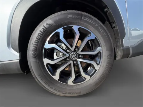 More photos of 2025 Toyota Corolla Cross Hybrid SE at I-10 Toyota, CA