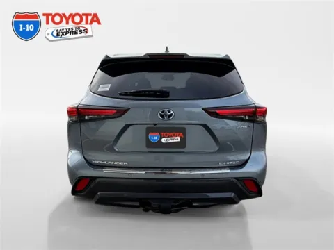 More photos of 2024 Toyota Highlander Hybrid Limited at I-10 Toyota, CA