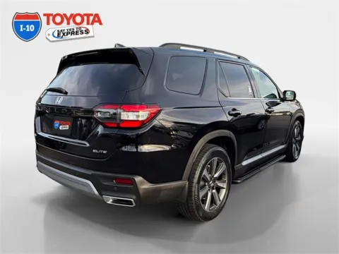 More photos of 2023 Honda Pilot Elite at I-10 Toyota, CA