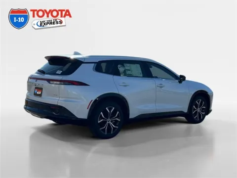 More photos of 2025 Toyota Crown Signia XLE at I-10 Toyota, CA