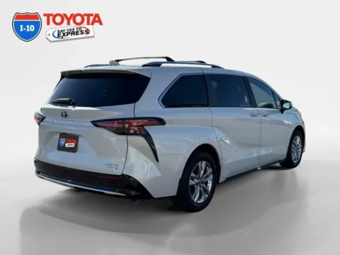 More photos of 2024 Toyota Sienna Limited at I-10 Toyota, CA