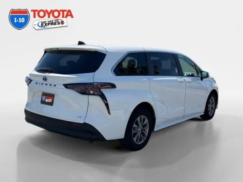More photos of 2025 Toyota Sienna LE at I-10 Toyota, CA