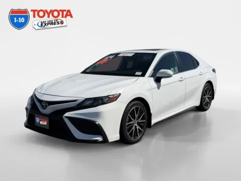 White 2024 Toyota Camry SE for sale in Indio, CA
