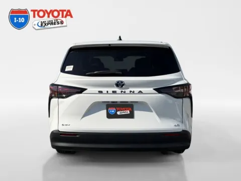 More photos of 2025 Toyota Sienna LE at I-10 Toyota, CA