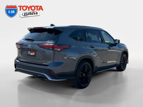 More photos of 2025 Toyota Highlander XSE at I-10 Toyota, CA