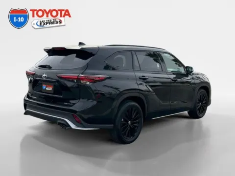 More photos of 2025 Toyota Highlander XSE at I-10 Toyota, CA
