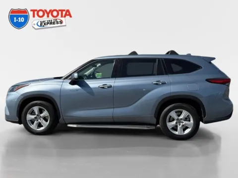 Photos of 2020 Toyota Highlander Hybrid LE for sale in Indio, CA at I-10 Toyota