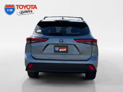 More photos of 2020 Toyota Highlander Hybrid LE at I-10 Toyota, CA