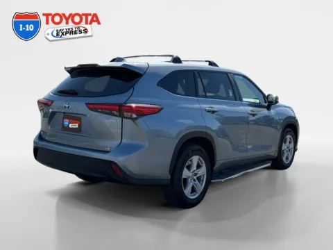 More photos of 2020 Toyota Highlander Hybrid LE at I-10 Toyota, CA