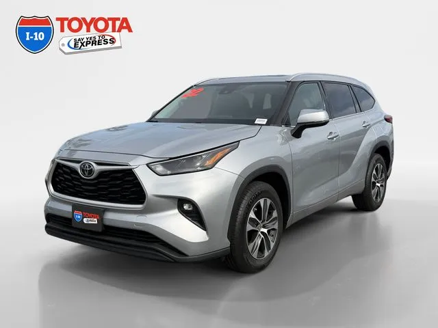 Silver 2022 Toyota Highlander XLE for sale in Indio, CA