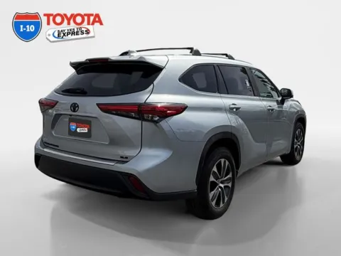 More photos of 2023 Toyota Highlander XLE at I-10 Toyota, CA