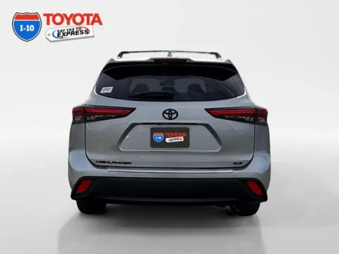 More photos of 2023 Toyota Highlander XLE at I-10 Toyota, CA
