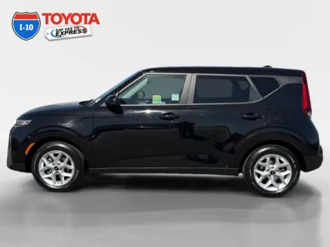 Photos of 2022 Kia Soul LX for sale in Indio, CA at I-10 Toyota