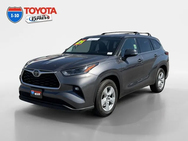 Gray 2021 Toyota Highlander LE for sale in Indio, CA