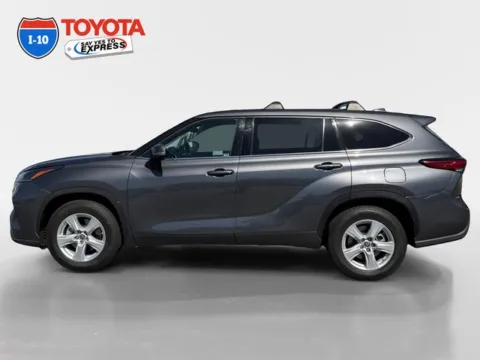 Photos of 2021 Toyota Highlander LE for sale in Indio, CA at I-10 Toyota