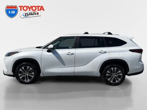 Photos of 2025 Toyota Highlander XLE for sale in Indio, CA at I-10 Toyota