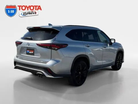 More photos of 2025 Toyota Highlander XSE at I-10 Toyota, CA