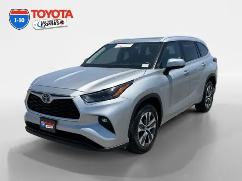 Silver 2024 Toyota Highlander XLE for sale in Indio, CA