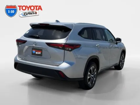 More photos of 2024 Toyota Highlander XLE at I-10 Toyota, CA