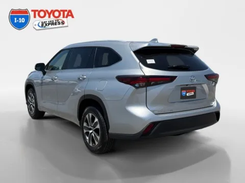 Another view of 2024 Toyota Highlander XLE for sale in Indio, CA at I-10 Toyota