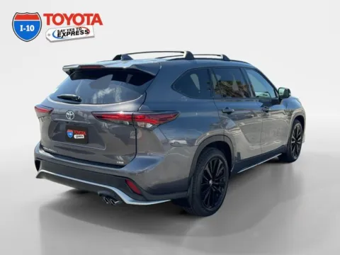 More photos of 2024 Toyota Highlander XSE at I-10 Toyota, CA
