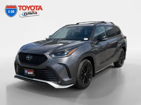 Gray 2024 Toyota Highlander XSE for sale in Indio, CA