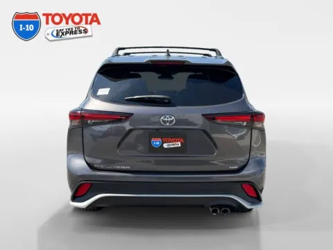 More photos of 2024 Toyota Highlander XSE at I-10 Toyota, CA