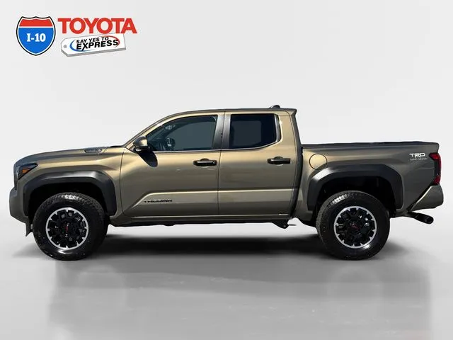 Toyota Tacoma photo 2