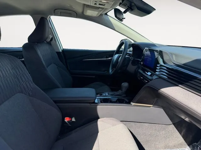 Toyota Camry photo 13