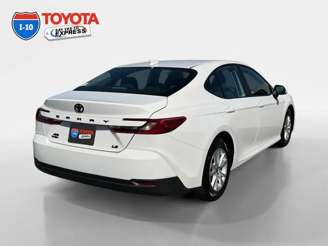 Toyota Camry photo 5