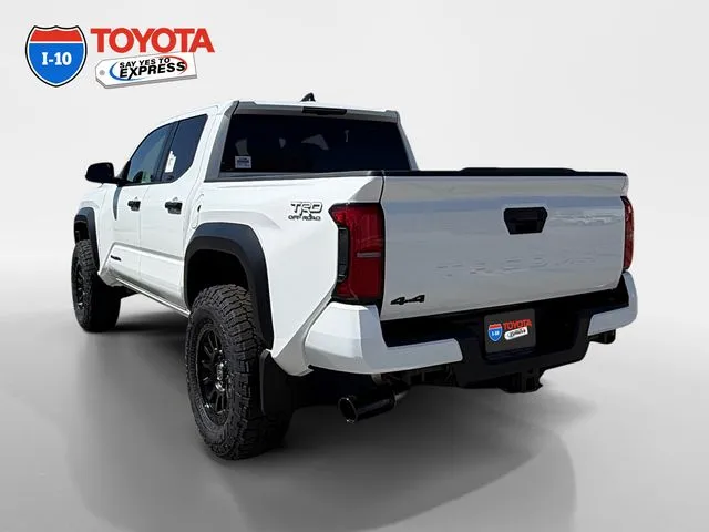 Toyota Tacoma photo 3