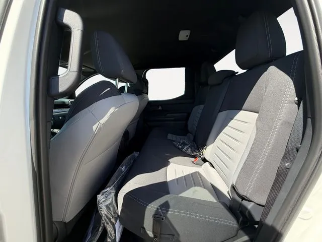 Toyota Tacoma photo 11