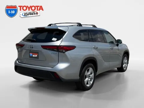 More photos of 2020 Toyota Highlander Hybrid LE at I-10 Toyota, CA