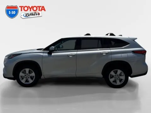 Photos of 2020 Toyota Highlander Hybrid LE for sale in Indio, CA at I-10 Toyota