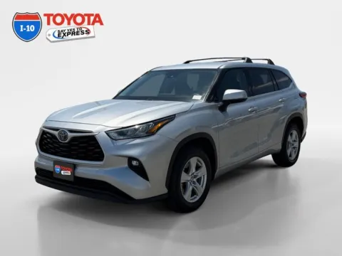 Silver 2020 Toyota Highlander Hybrid LE for sale in Indio, CA