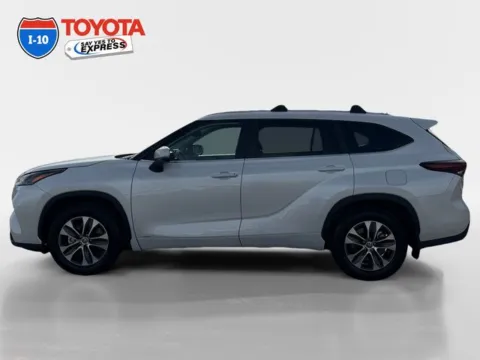Photos of 2026 Toyota Highlander Hybrid XLE for sale in Indio, CA at I-10 Toyota