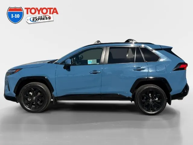 Toyota RAV4 photo 2