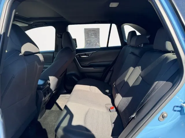 Toyota RAV4 photo 11