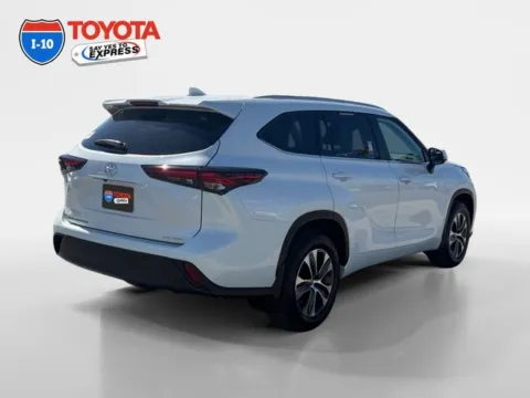 More photos of 2026 Toyota Highlander XLE at I-10 Toyota, CA