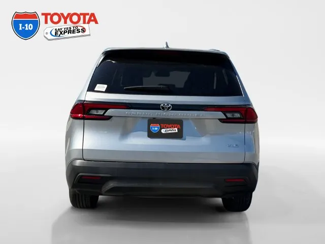 Toyota Grand Highlander photo 4