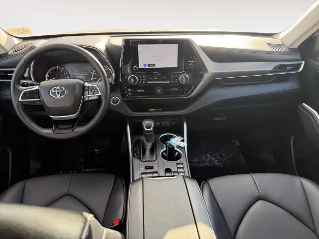 Toyota Highlander photo 10