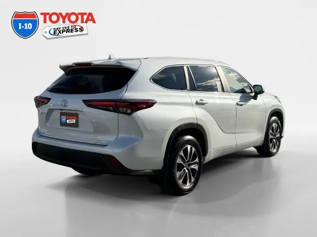 Toyota Highlander photo 5