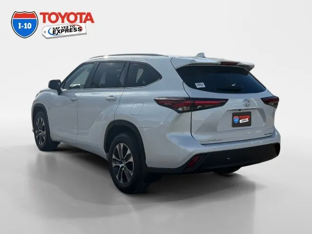 Toyota Highlander photo 3
