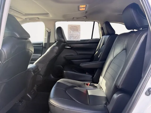 Toyota Highlander photo 11