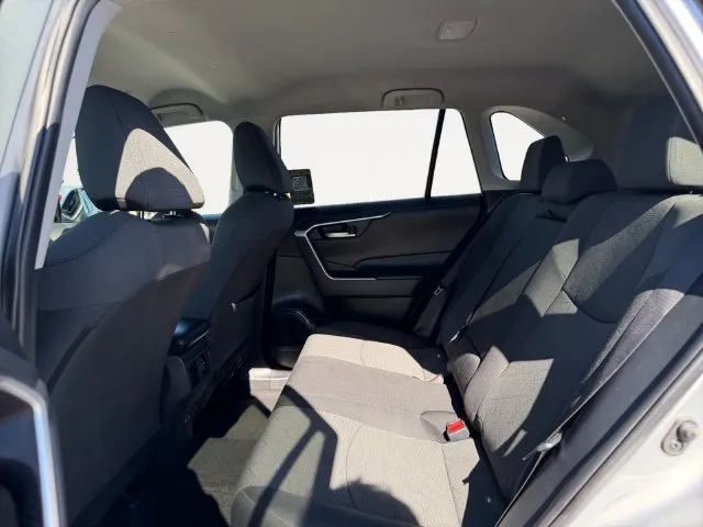 Toyota RAV4 photo 11